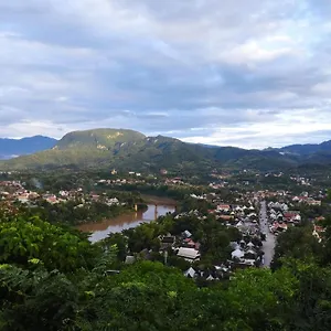 https://phanh-tha-sone-guest-house.hotelsluangprabang.com
